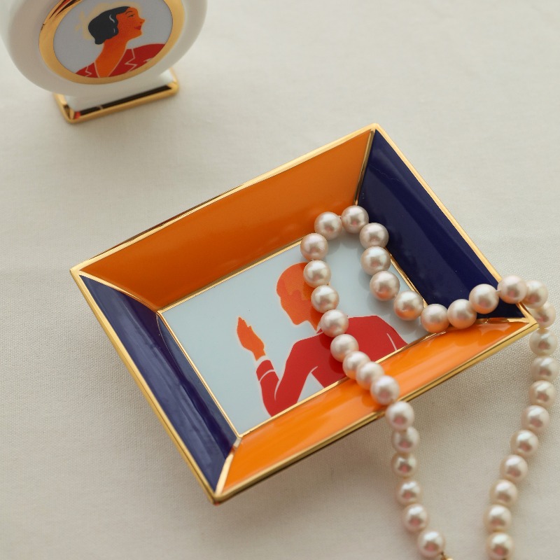 Ceramic Trinket Dish - صينية مجوهرات من السيراميك على طراز
