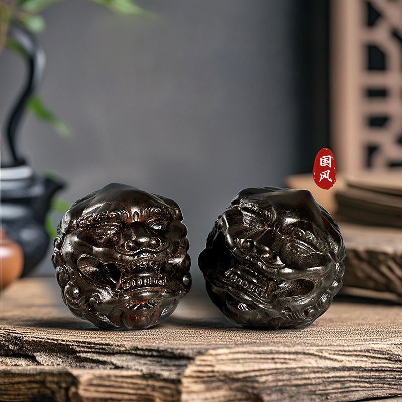 Home Decor Enthusiast - كرات تدليك اليد من خشب الصندل